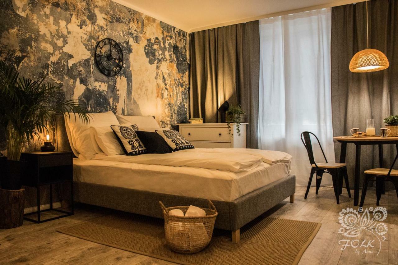 Apartment Folk By Anne & Warsaw